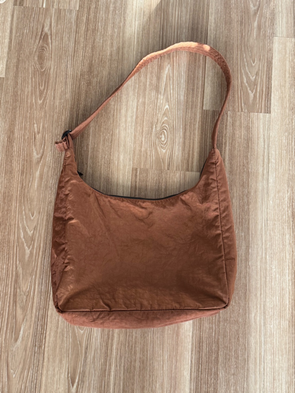 BAGGU Nylon Shoulder Bag (brown)
